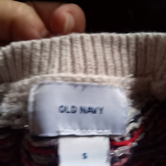 Kids name brand swrater - Picture 2 of 2